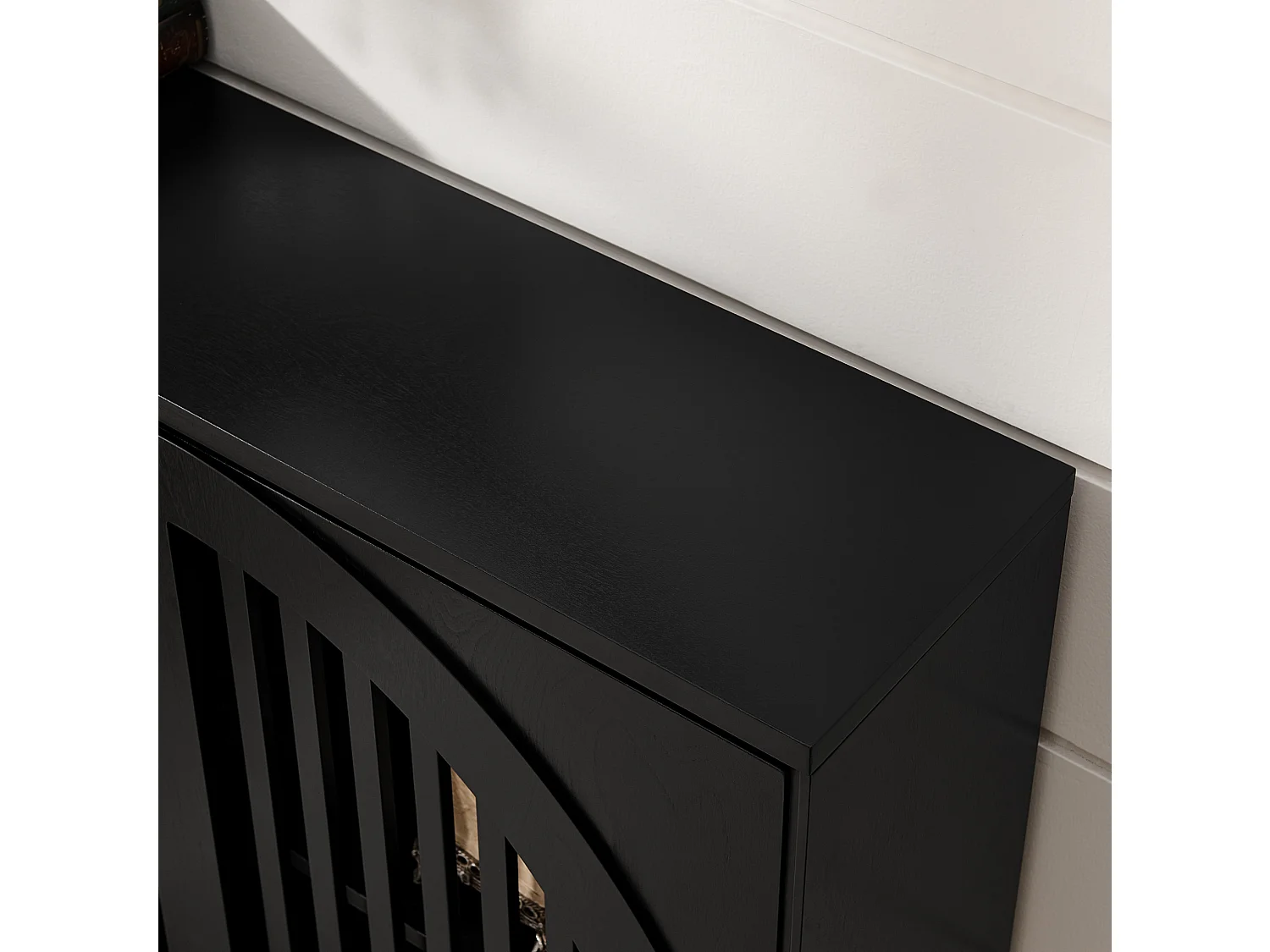 Buffet noir avec 2 portes - Façades cannelée