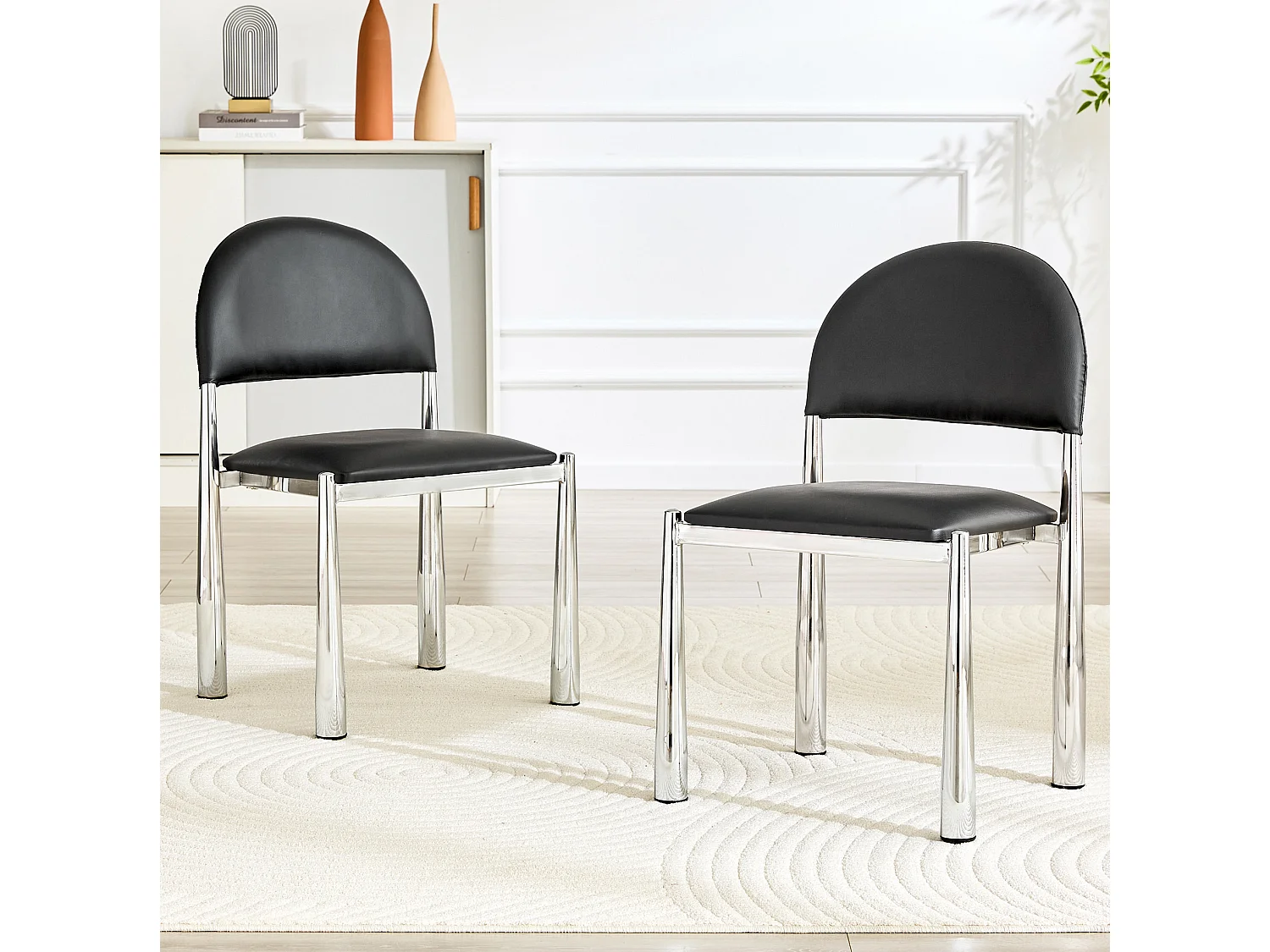 Set van 2 zwarte PU-stoelen met halfronde rugleuning en metalen poten