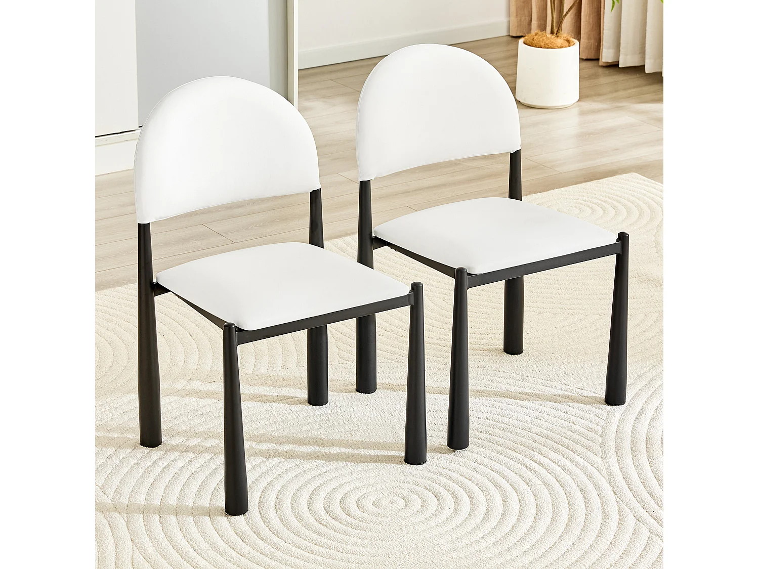 Lot de 2 chaises en PU blanc - Dossier demi-rond et pieds métal noir