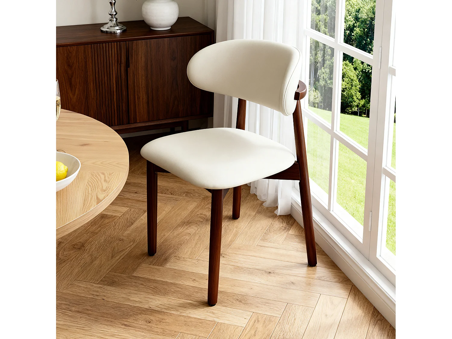 Set van 2 stoelen met poten van walnoothout - Wit kunstleer