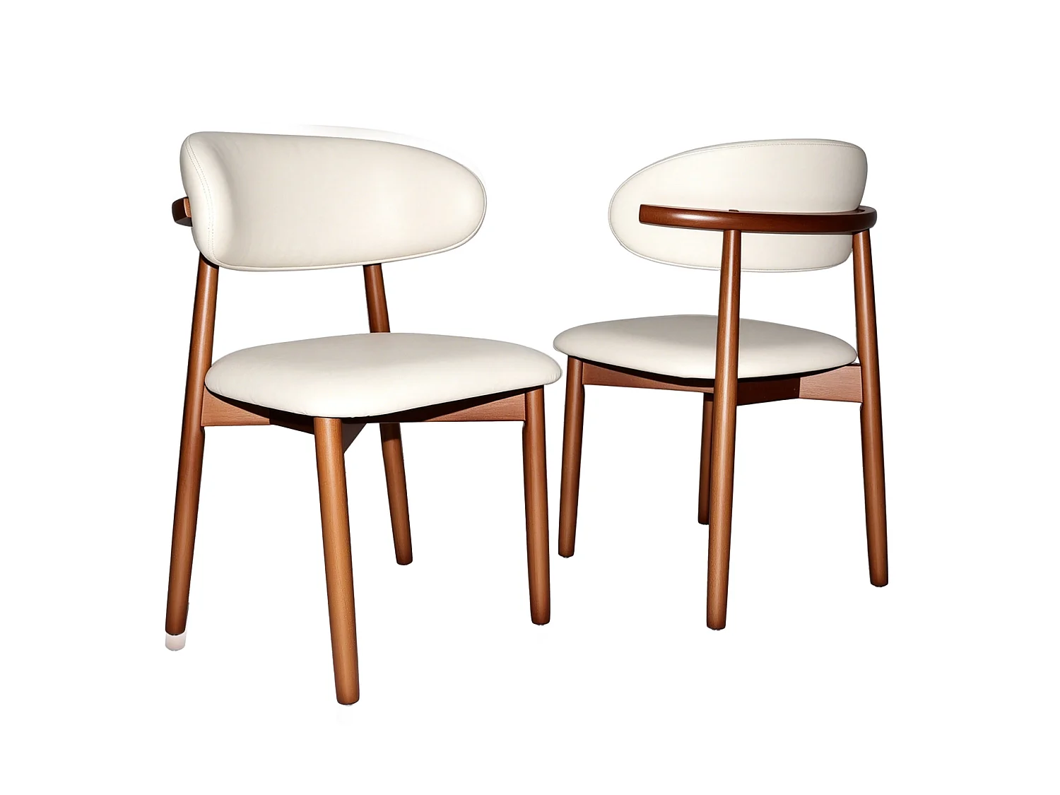 Set van 2 stoelen met poten van walnoothout - Wit kunstleer