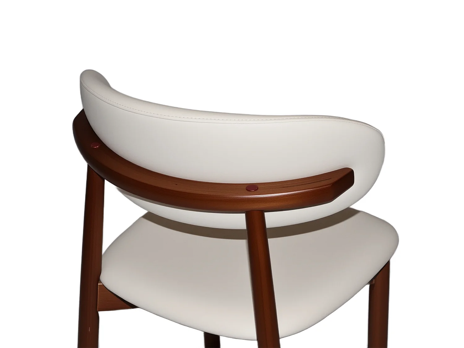 Set van 2 stoelen met poten van walnoothout - Wit kunstleer