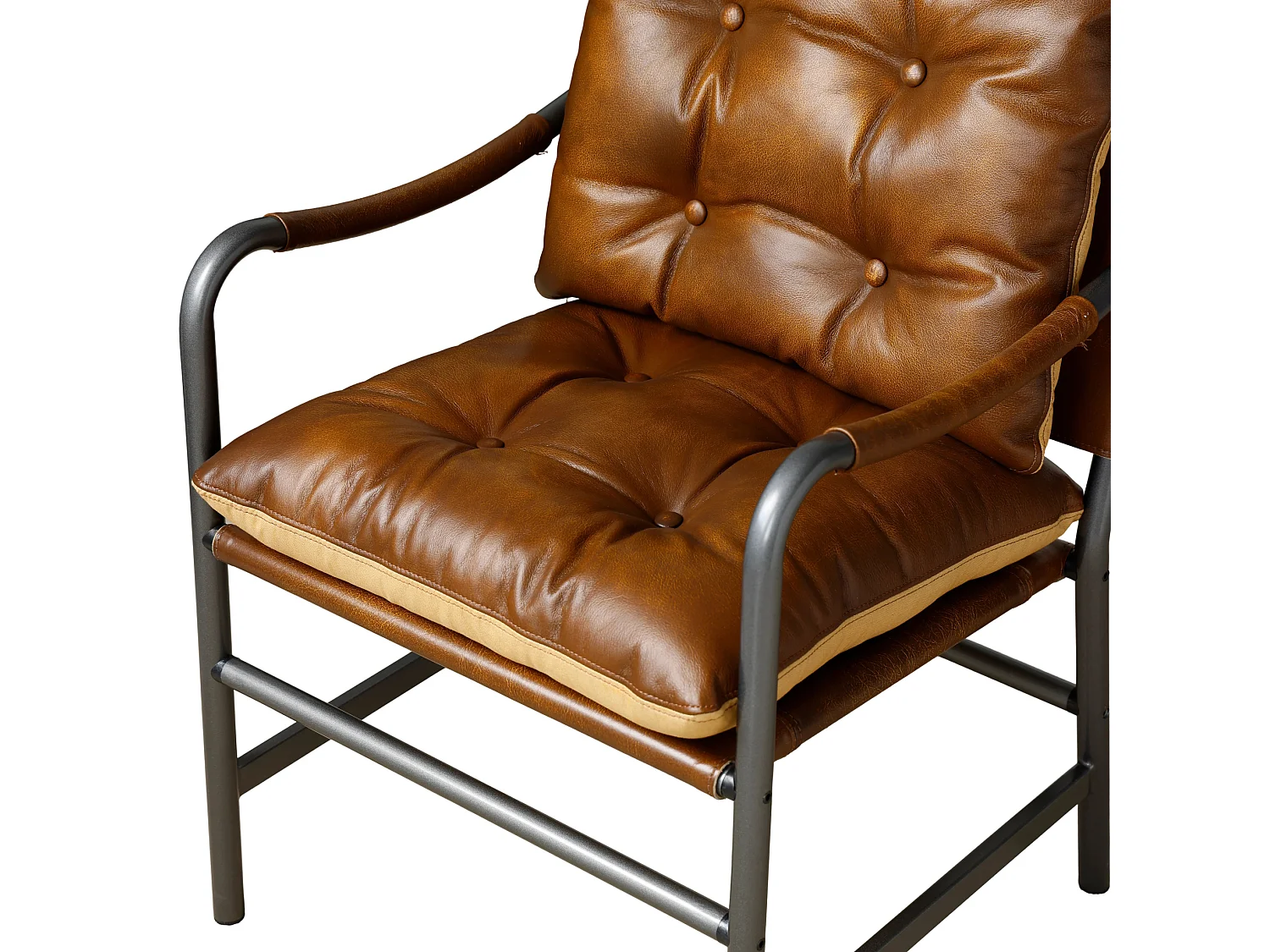 Sillón moderno de cuero marrón con estructura metálica