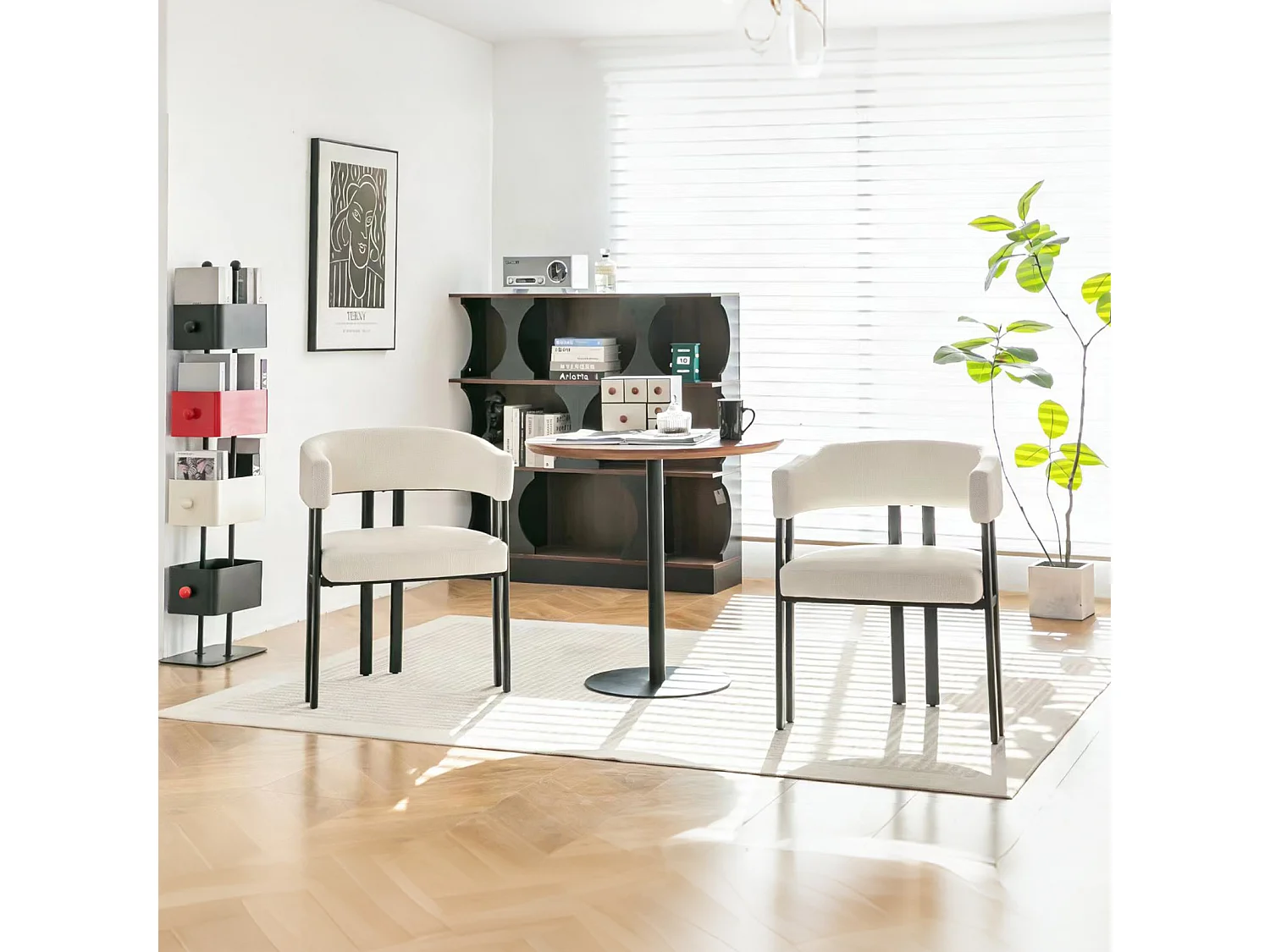Fauteuil design blanc en similicuir, dossier courbé, pieds métal, avec accoudoirs, bureau/salon