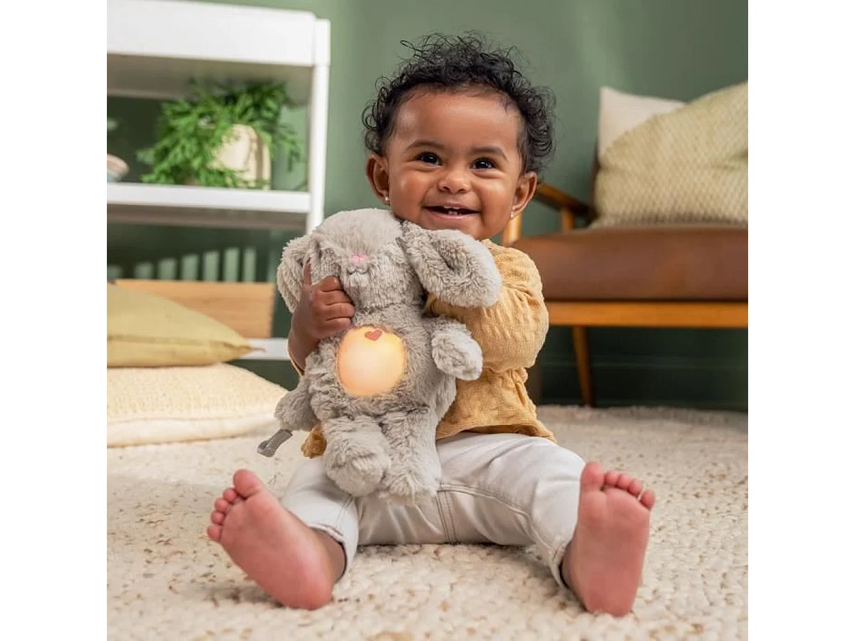 INGENUITY Sylvie – Veilleuse peluche musicale lapin avec détection des pleurs