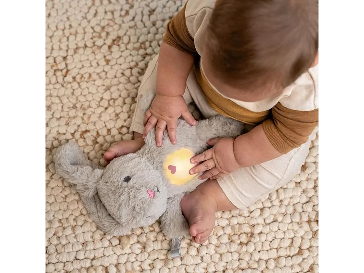INGENUITY Sylvie – Veilleuse peluche musicale lapin avec détection des pleurs