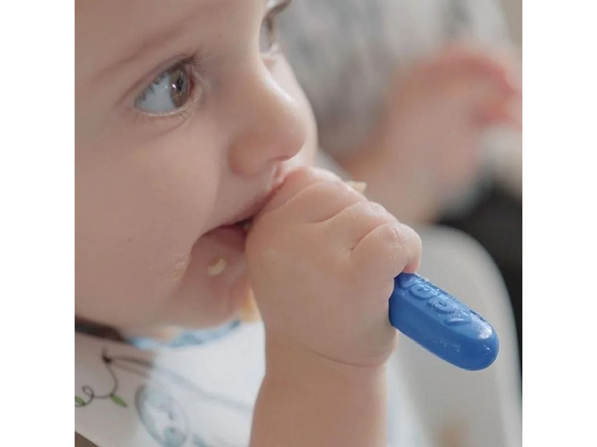 NUBY – Lot de 3 cuillères silicone pour bébé, prise ergonomique, dès 6 mois (Bleu/Rouge/Vert)