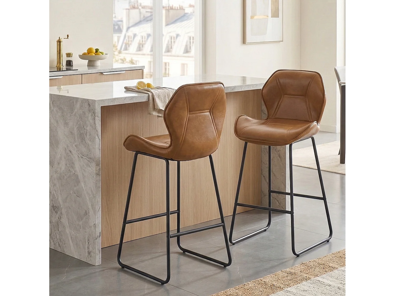 Italiaanse Minimalistische Barkrukken 2-Delige Set met Zwarte Metalen Frame en Kunstleren Bekleding