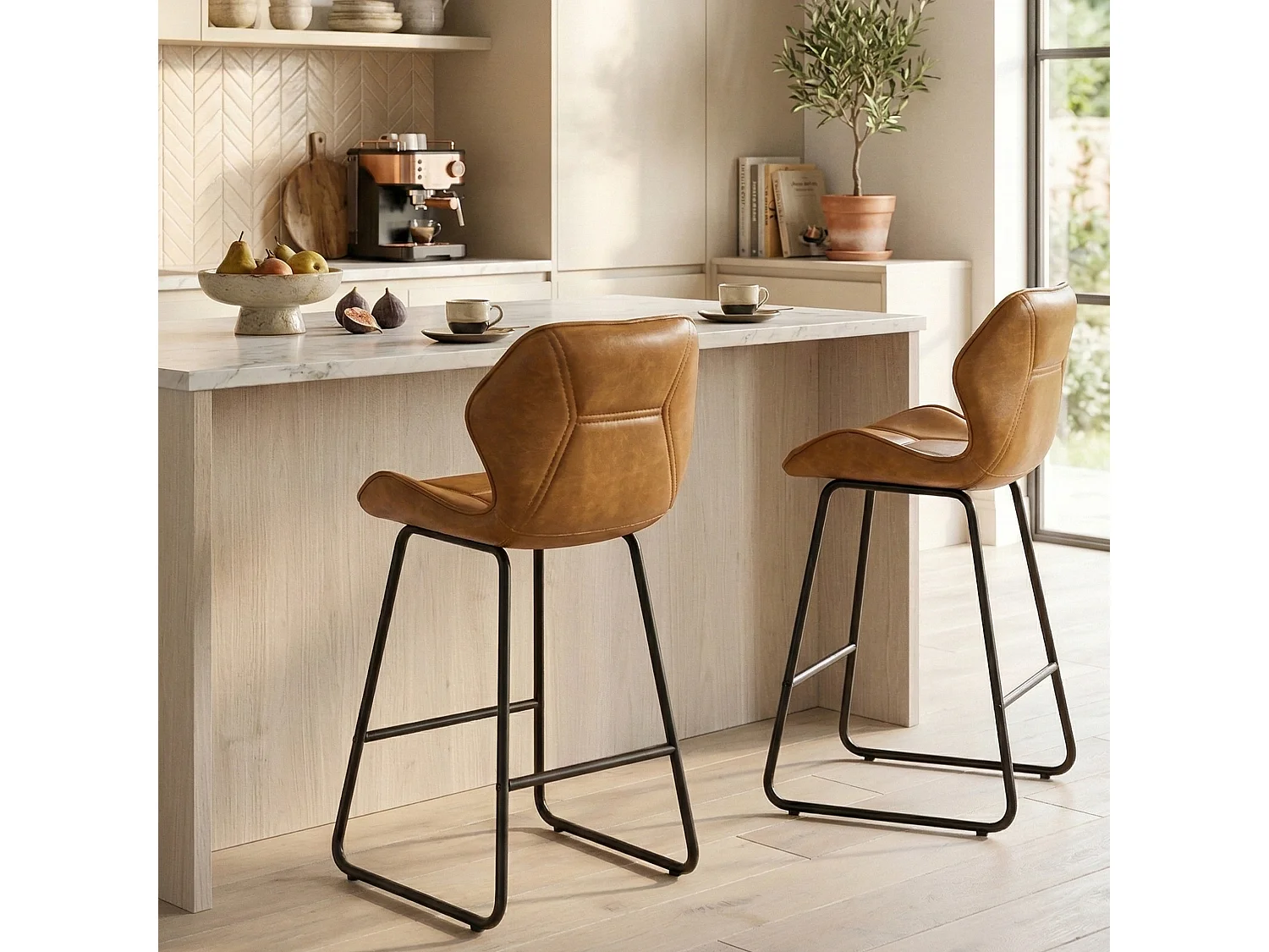 Italiaanse Minimalistische Barkrukken 2-Delige Set met Zwarte Metalen Frame en Kunstleren Bekleding