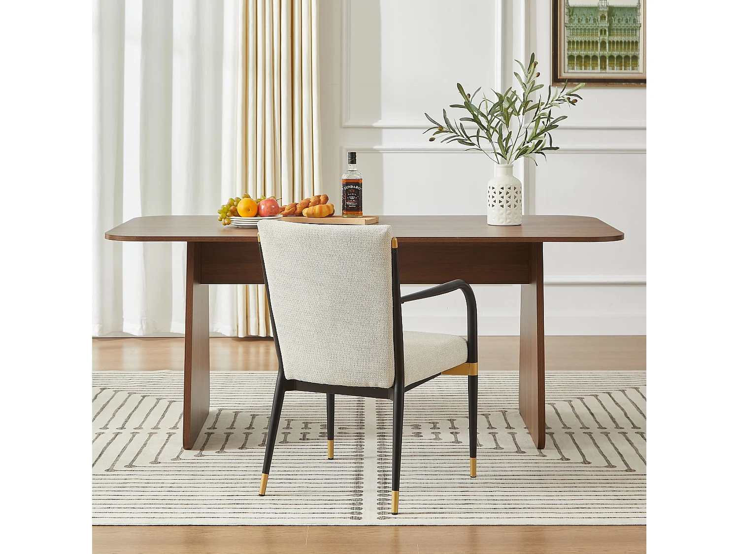 Set van 2 eetkamerstoelen met hoge rugleuning en metalen frame, beige bekleding, zwart en gouden afwerking