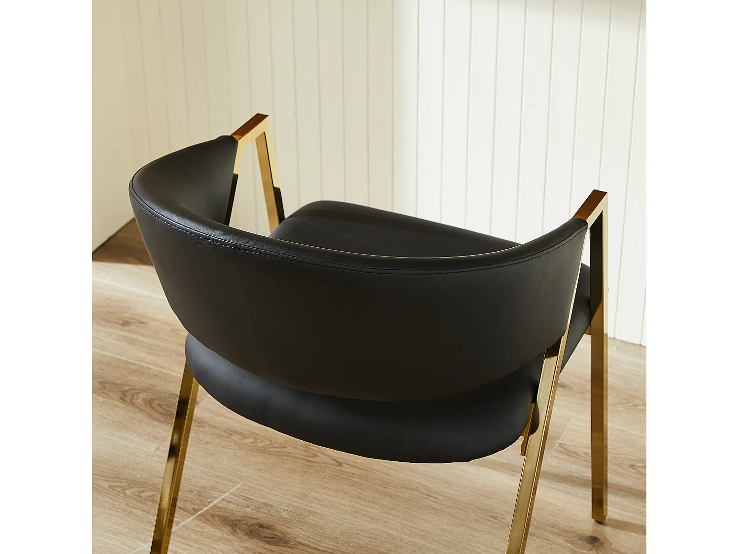 Chaises de Salle à Manger Modernes Noires et Dorées 2 Pièces avec Accoudoirs Rembourrés et Structure Métallique
