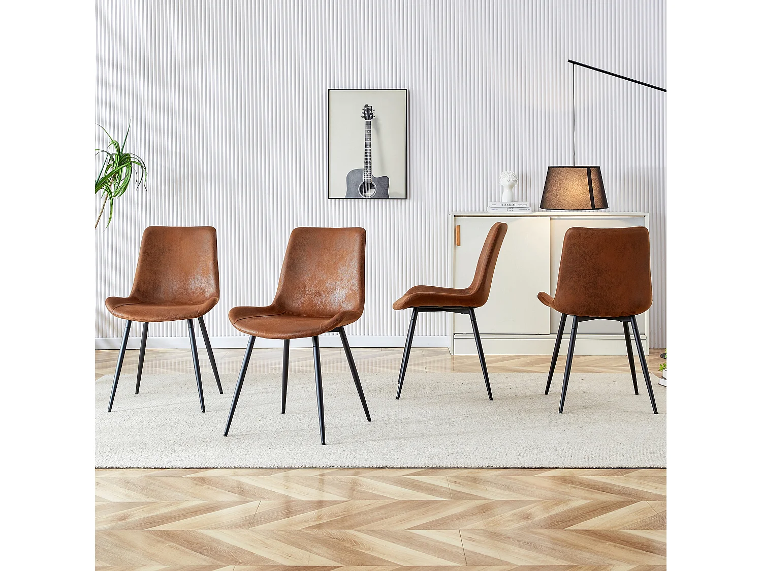 Set van 4 armloze eetkamerstoelen met breed gevoerd zitvlak en metalen poten