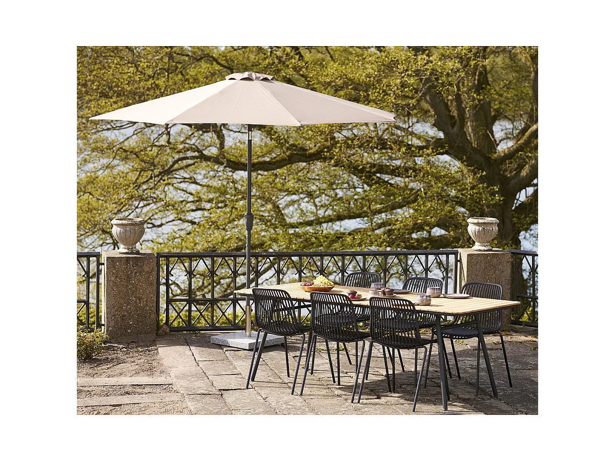 Lot de 4 chaises de salle à manger empilables Branson en polypropylène noir avec pieds en acier