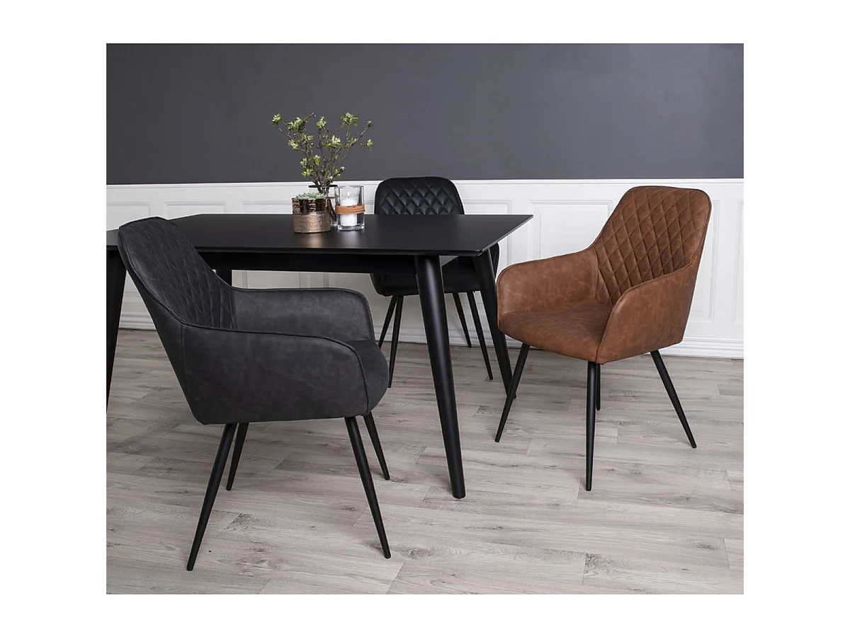 Set 2 sedie da pranzo Harbo con braccioli in ecopelle nera e gambe in metallo nero