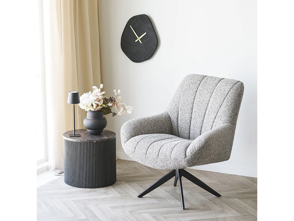 Horloge murale Vienna en béton noir forme organique 38x45 cm