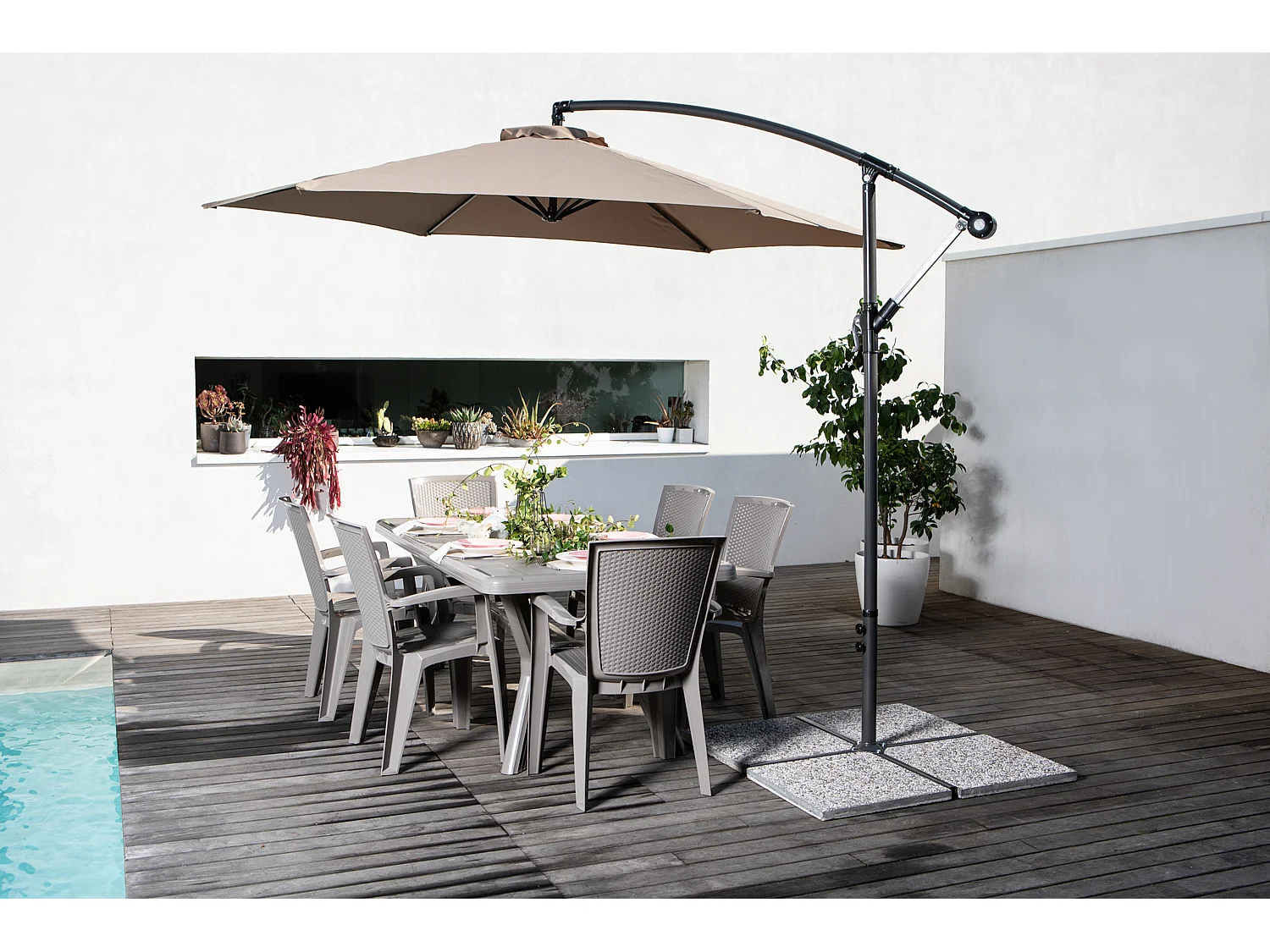 Table de jardin rectangulaire 200x95 cm en résine,pieds croisés,structure renforcée en métal et trou pour parasol - SAMUEL - Taupe