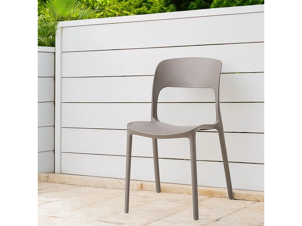 Lot de 4 chaises empilables en résine pour intérieur et extérieur, robustes et faciles à nettoyer, idéales pour jardin, terrasse, balcon BARBARA/Taupe