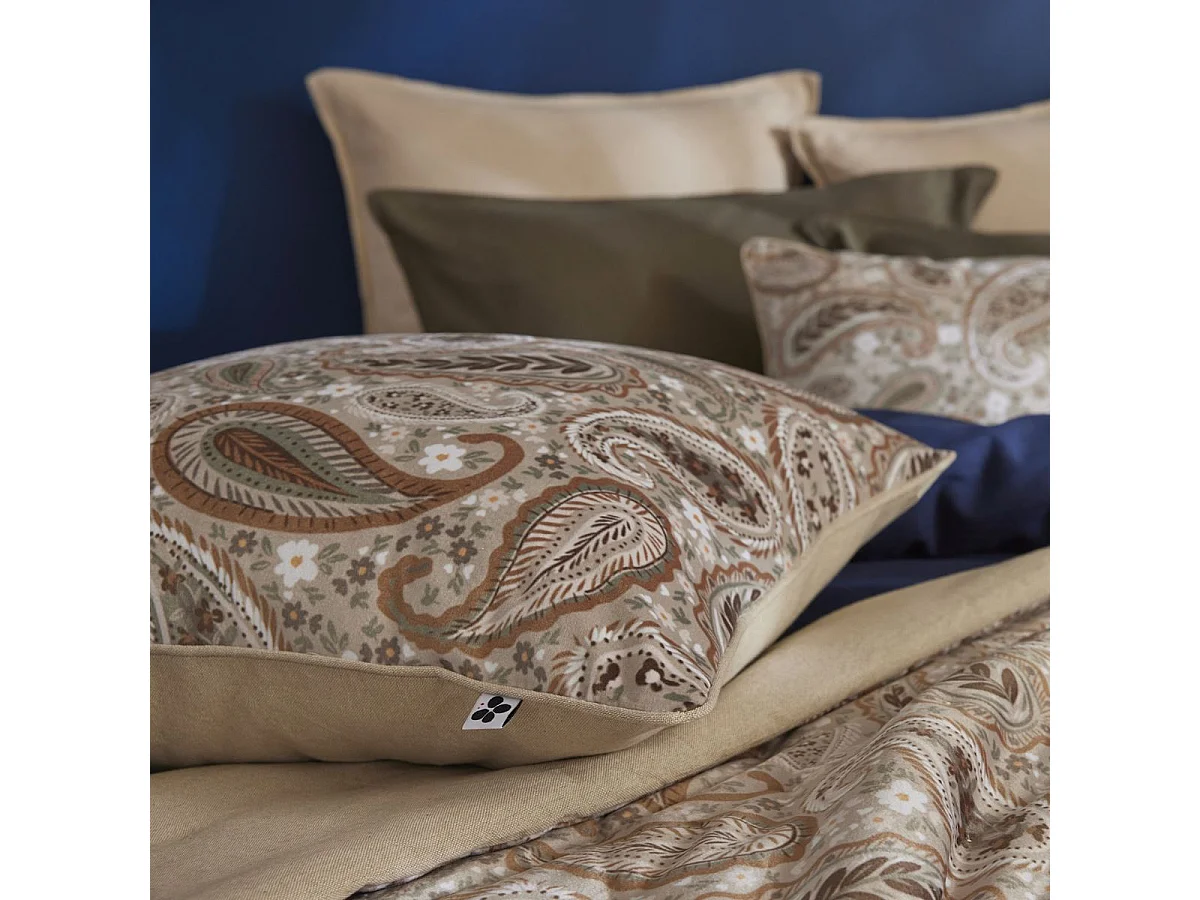 Coussin déhoussable 50x50cm velours imprimé cachemire coloris beige - VALESIA