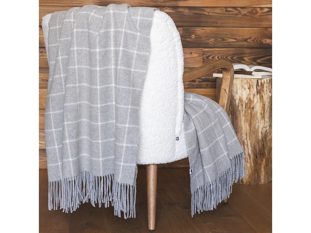 Plaid à franges 140x200cm en laine et cachemire gris et blanc à carreaux - BERTILLE