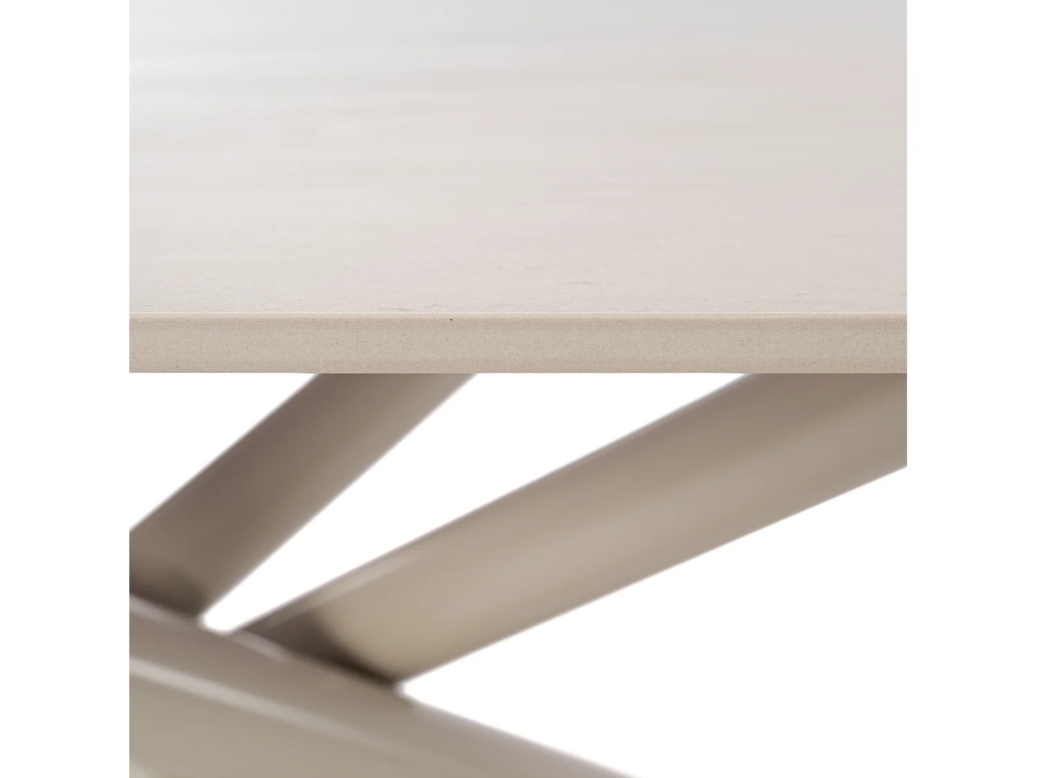 Stół ceramiczny efekt trawertynu z beżowymi nogami X, 160 cm – MACINAGGIO