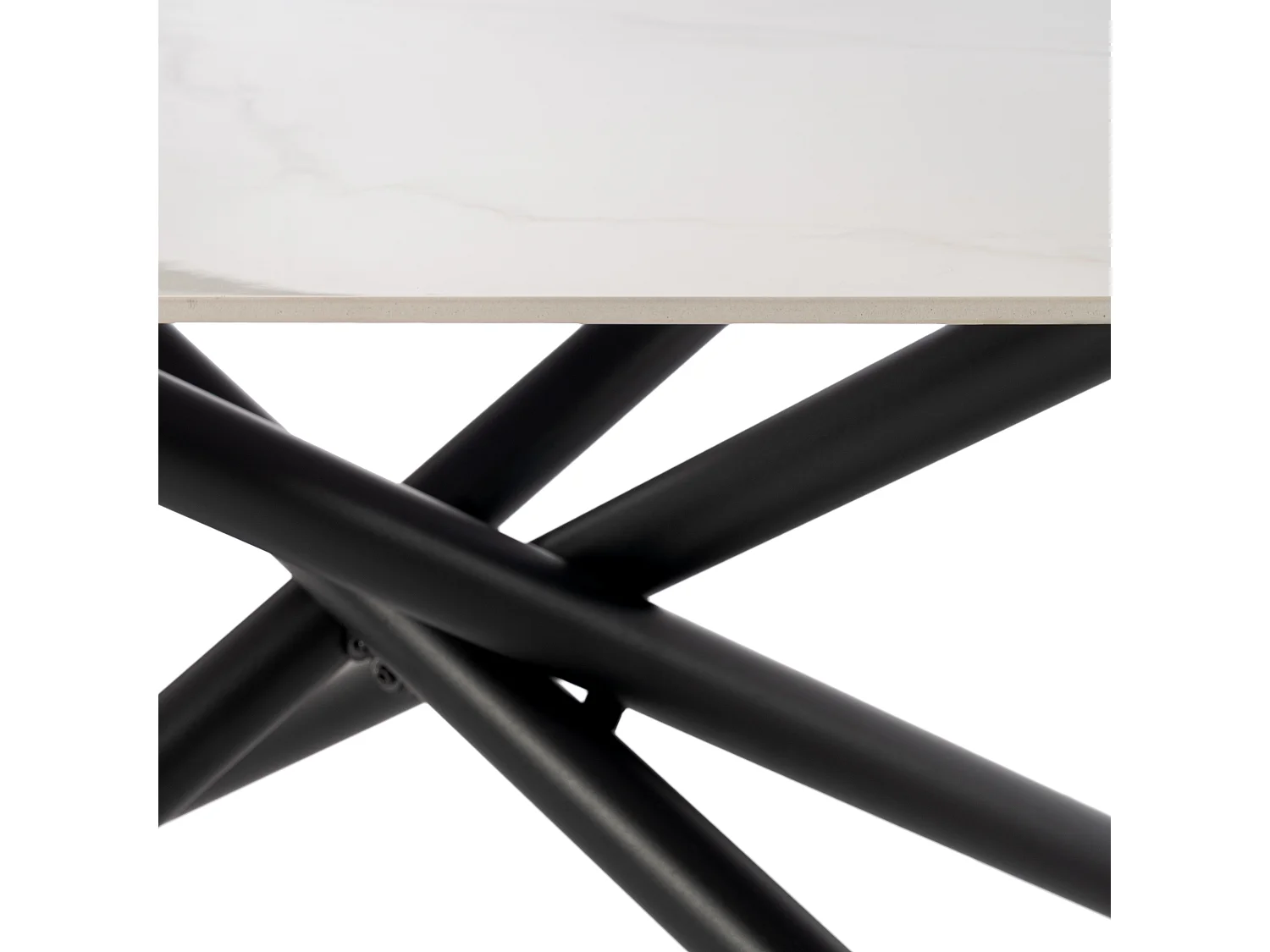 Stół ceramiczny efekt Calacatta z nogami X, 160 cm – MACINAGGIO