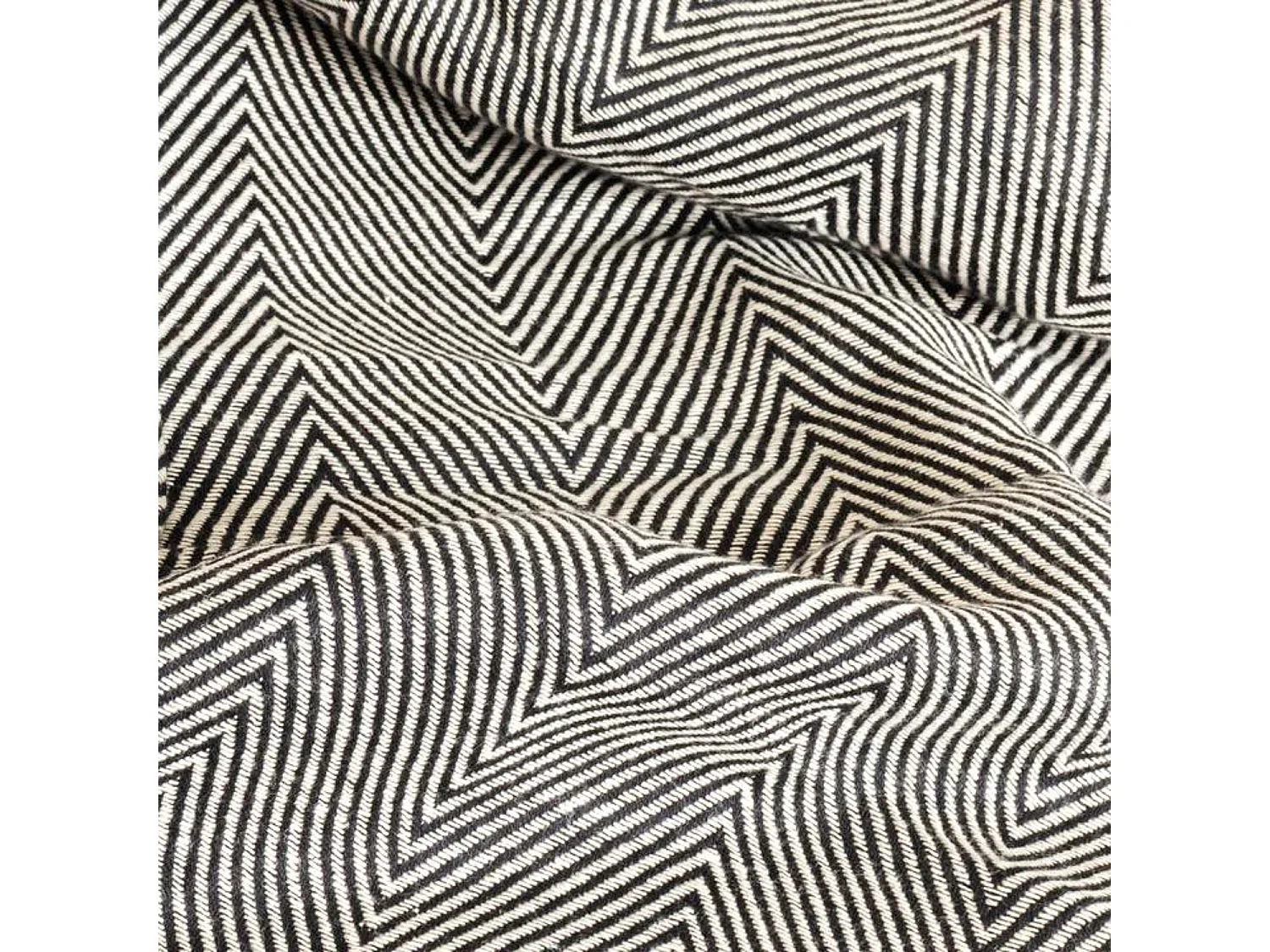 Couverture plaid ZIGORA en coton 100 % - Noir avec franges 180x220 cm - SACASA