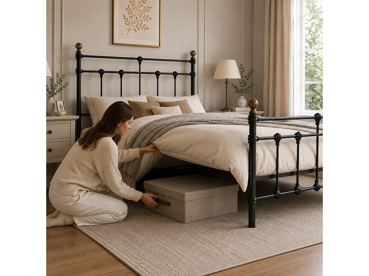 Isabella 4ft6 Vintage Inspired Metal Bed Frame in Black