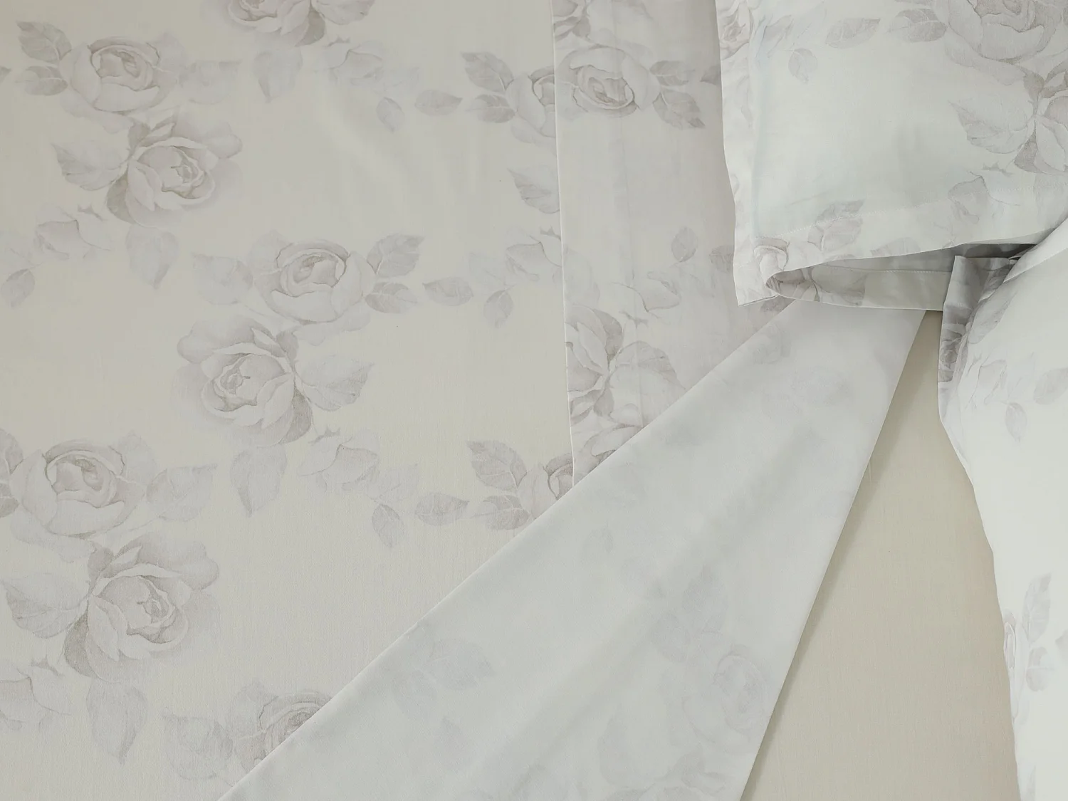Copripiumino Matrimoniale Sadamapa, Federa Inclusa, 300x250 cm Bianco Crema, in Raso, Lavabile in Lavatrice