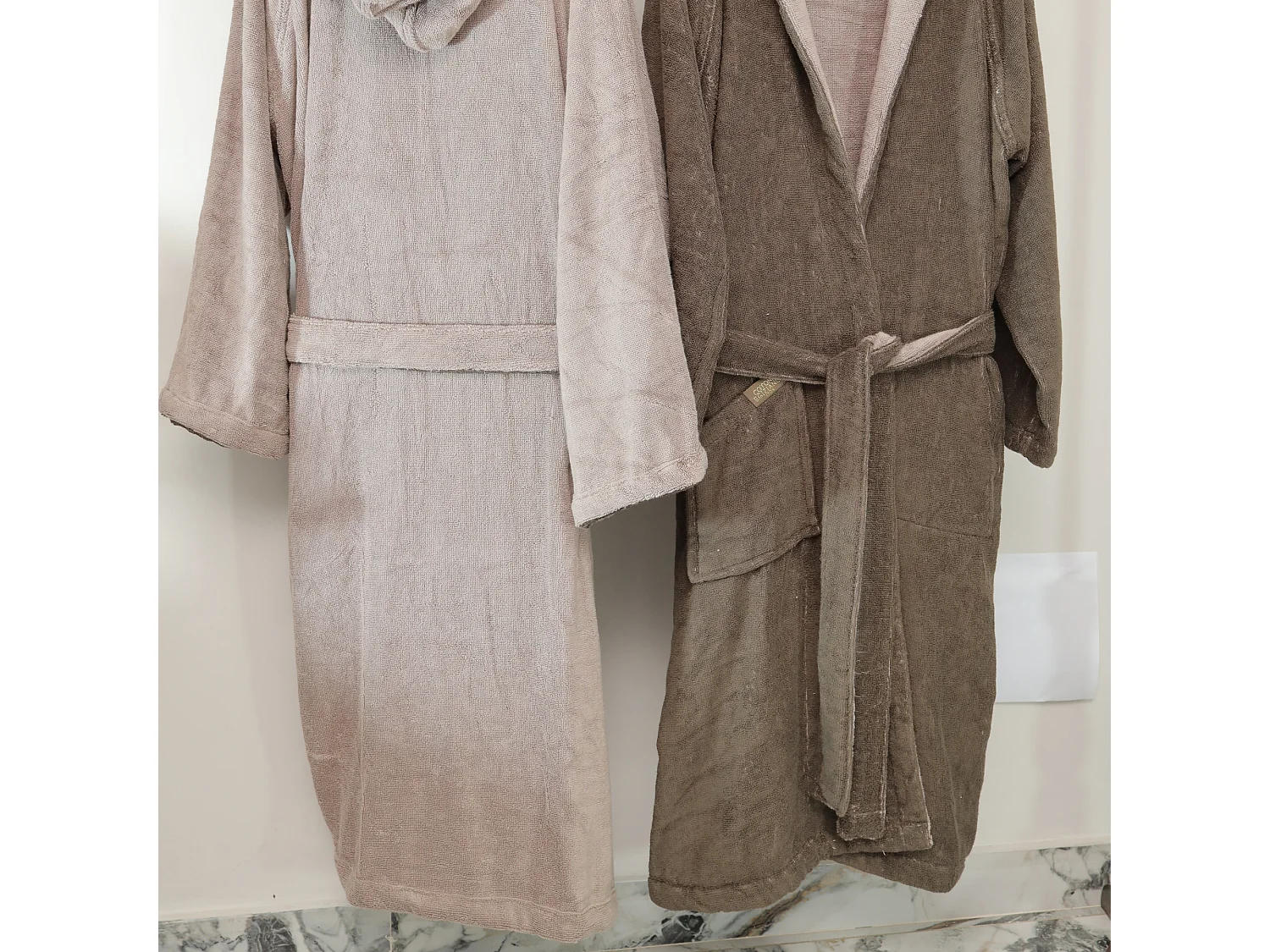 Accappatoio Sekate, 100% Cotone con Cappuccio Reversibile, Beige Crema, Colore Struttura Marrone, Sfumatura Colore Struttura Crema