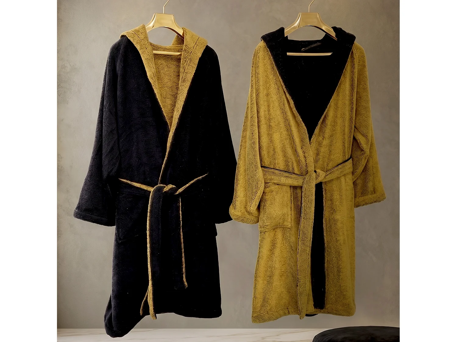Peignoir Sefane, 100 % Coton avec Capuche Réversible, Noir, Structure Dorée, Taille L/XL