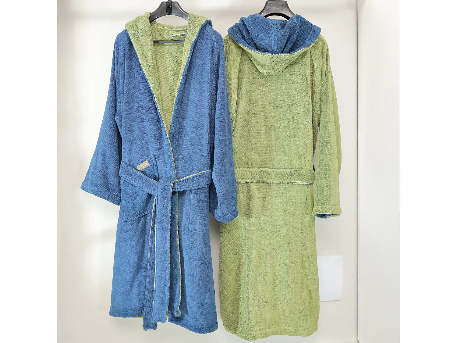 Accappatoio Seha, 100% Cotone con Cappuccio Reversibile, blu Indaco, Colore Struttura Verde, Sfumatura Colore Struttura Indaco