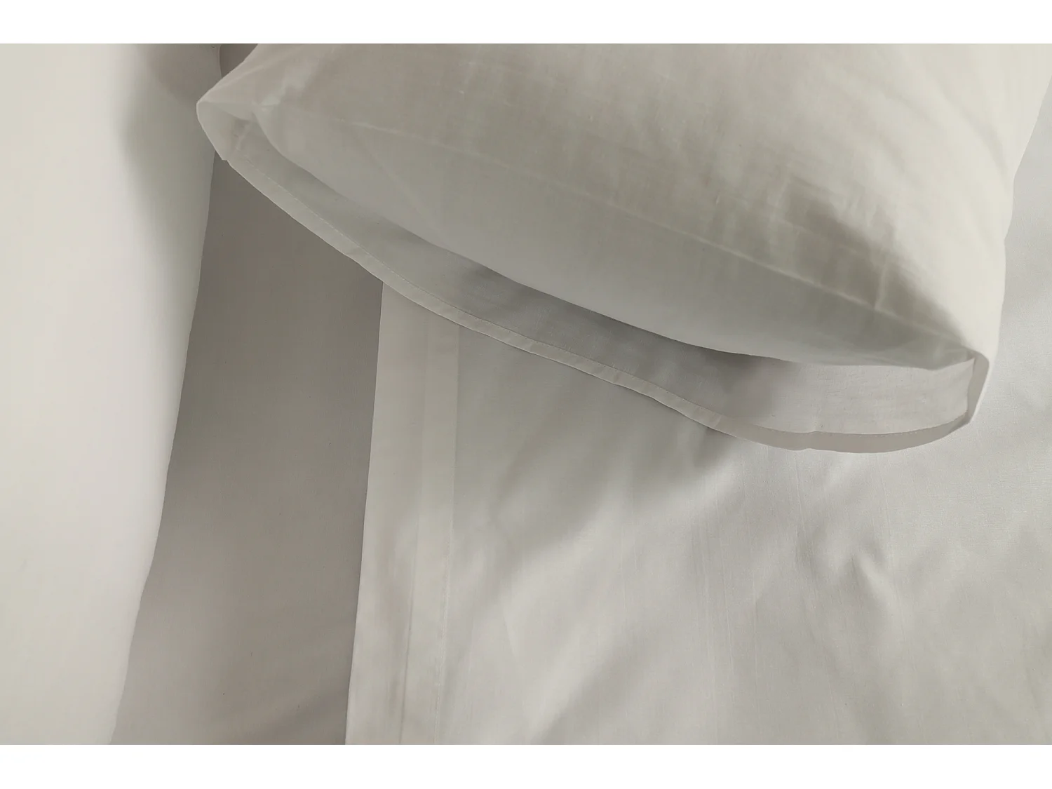 Ensemble Complet Lit Simple Sapatalo, en Polycoton, Blanc, Lavable en Machine
