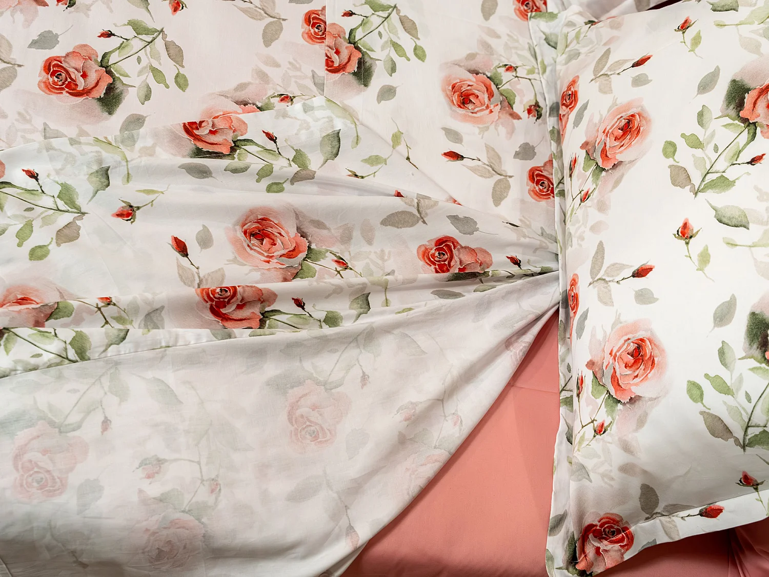 Ensemble Complet Lit Double Salineso, Satin, Rouge, Lavable en Machine, Sèche-linge