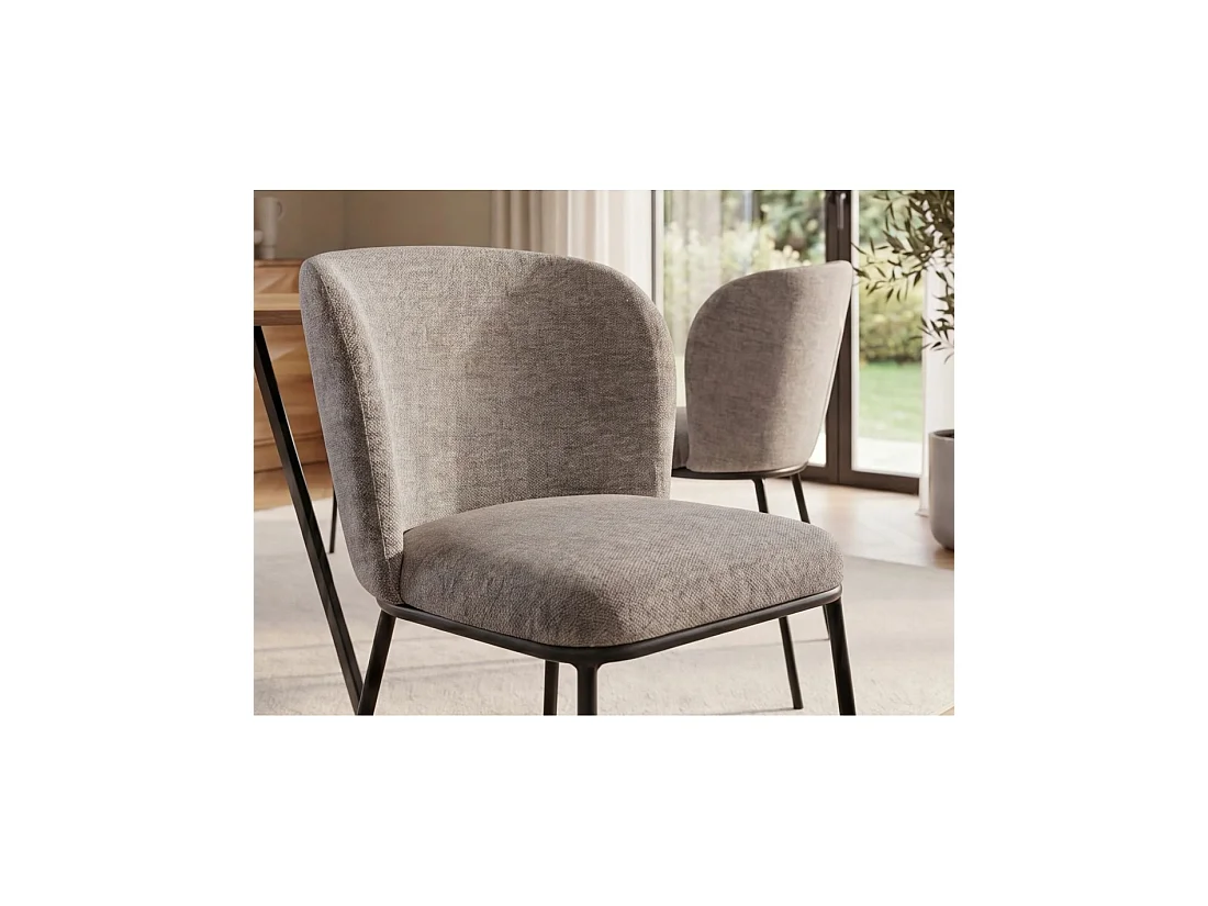 Lot de 2 chaises PAVIA gris beige – Dossier enveloppant arrondi et pieds fins noirs