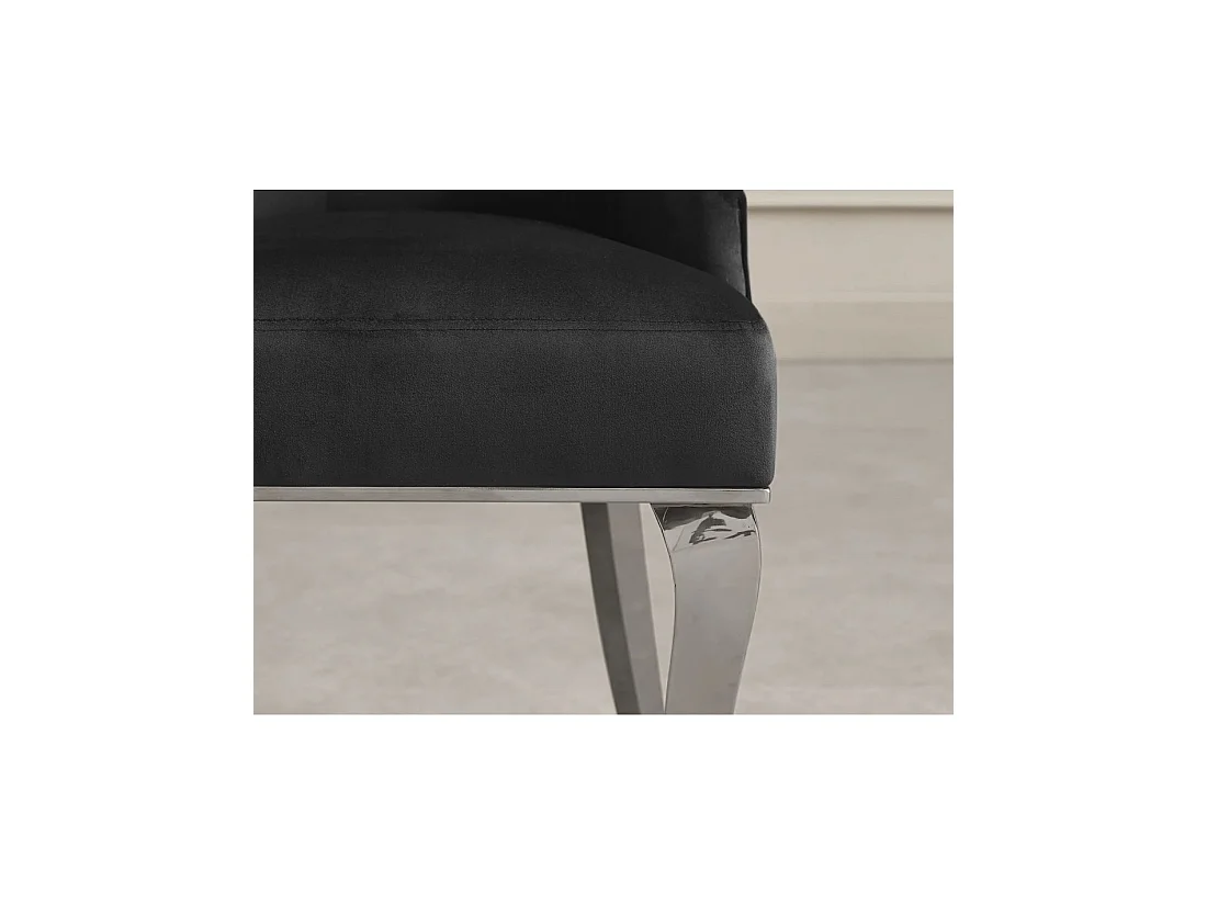 Lot de 2 chaises baroques VELENA en velours noir capitonné avec pieds argentés