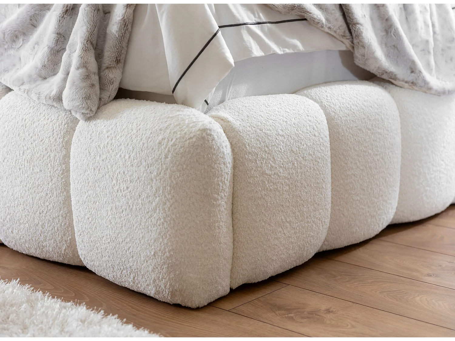 FURNISTAR Gestoffeerd bed CHLOE met opbergruimte 200x200|Tweepersoonsbed met opbergruimte en lattenbodem|Boxspring-look|zonder matras|slaapkamer-zwart