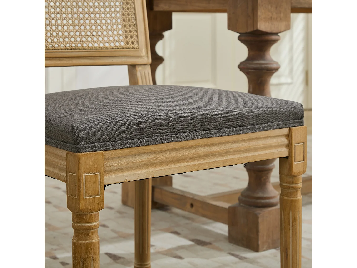 Sedie da Pranzo Vintage Francesi con Schienale in Rattan, Rivestimento in Lino e Molle a S, Set di 2