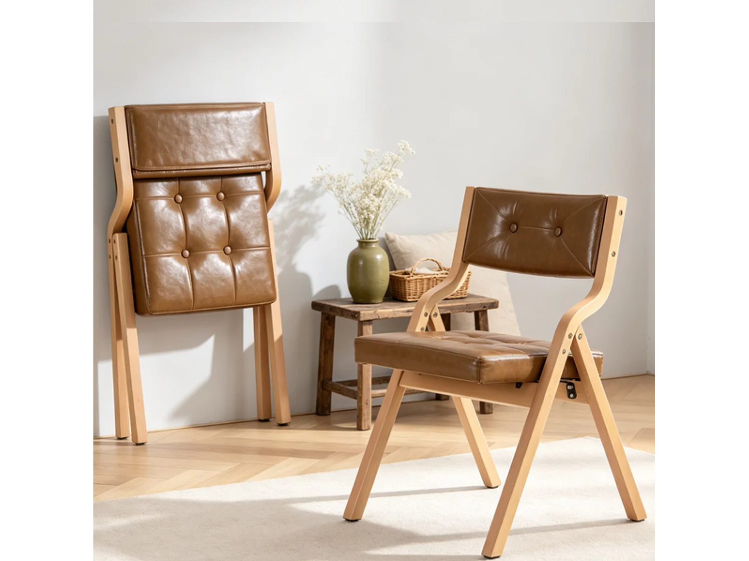 Chaises Pliantes Vintage en Similicuir 2 Pièces avec Cadre en Bois Courbé et Capitonnage Boutonné