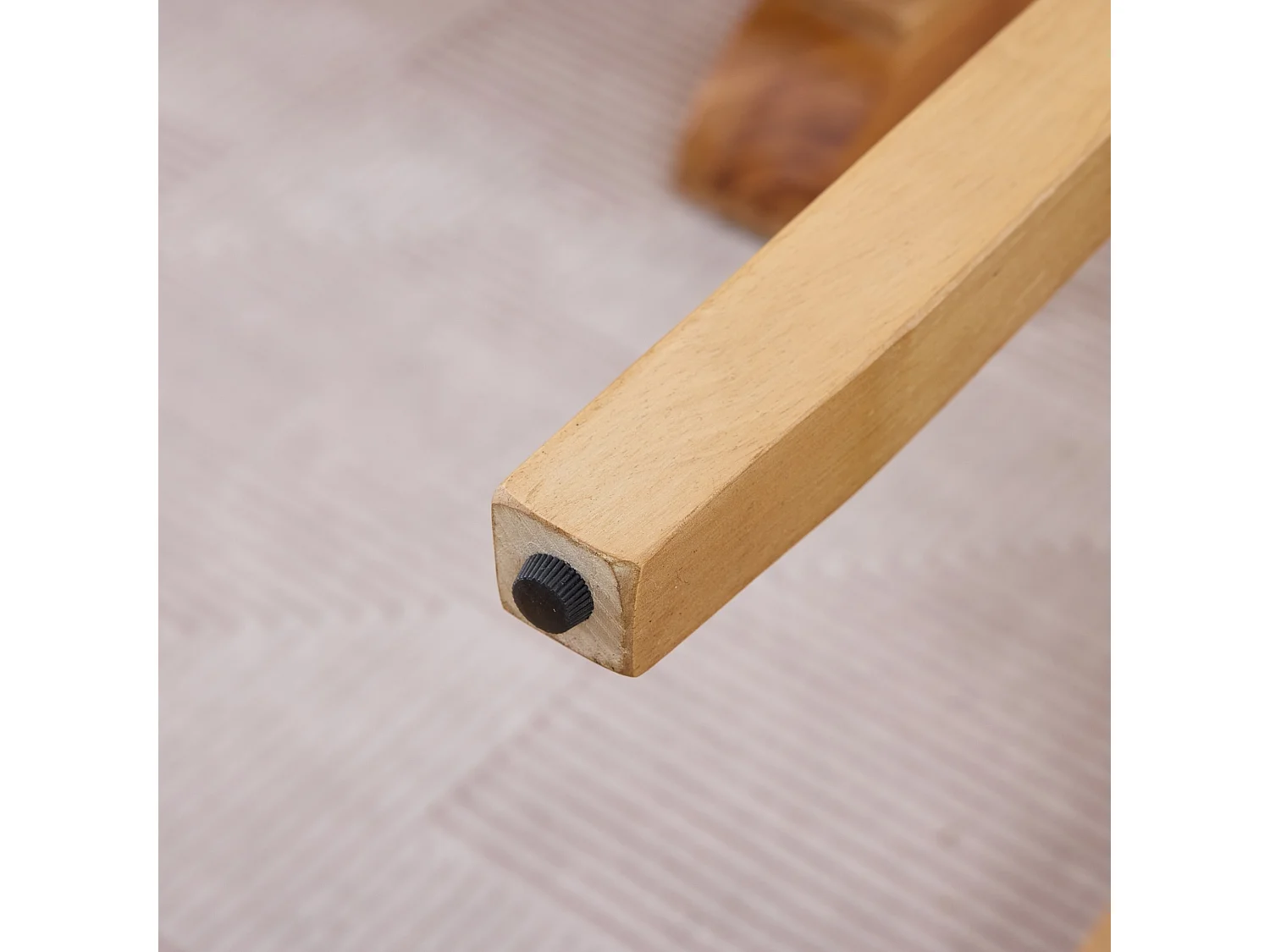 Set van 2 eetkamerstoelen met ontwerp zonder armleuningen en houten frame