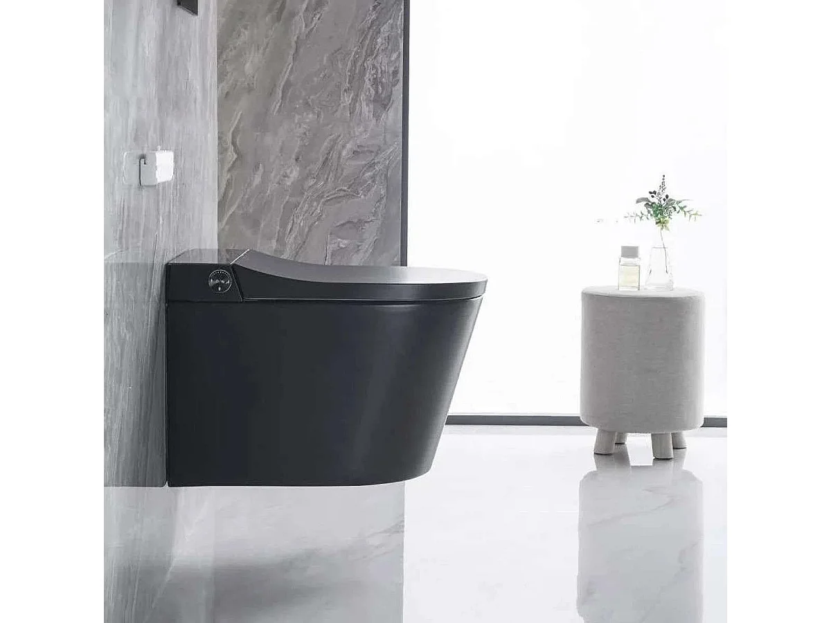 Zwarte wandhangend randloze Japanse toilet met verwarmde zitting en directe waterverwarmer