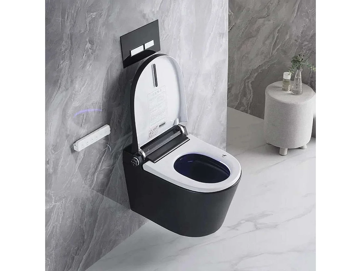 Zwarte wandhangend randloze Japanse toilet met verwarmde zitting en directe waterverwarmer