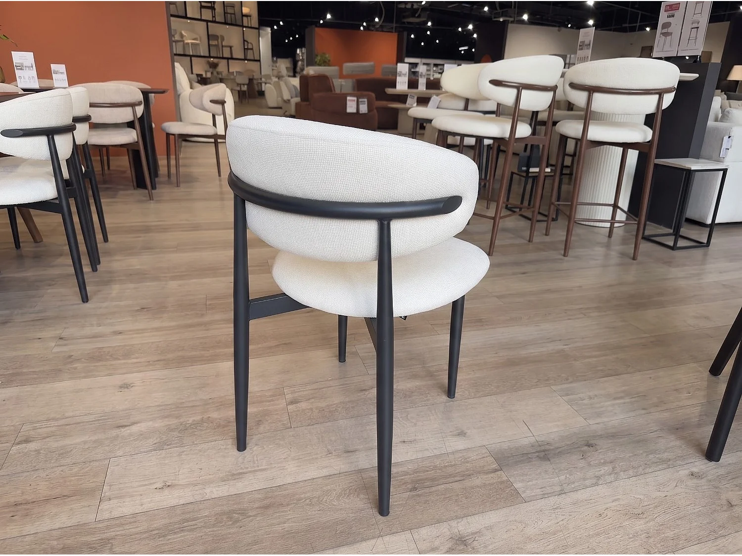 Lot de 4 chaises de salle à manger Lulu - Tissu Chenille Déperlant Blanc Cassé / Pieds Noirs