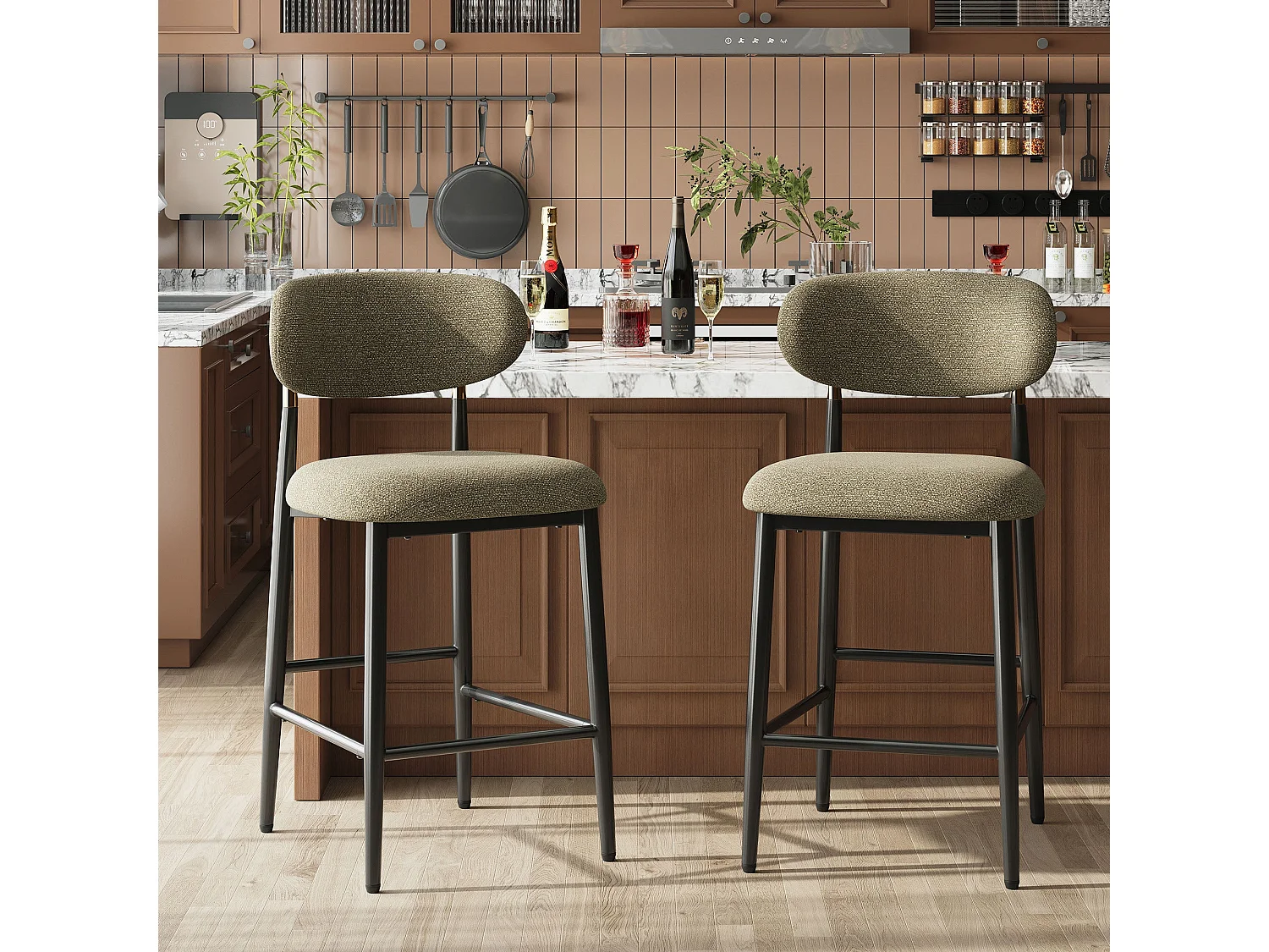 Lot de 2 Tabourets de Bar en Tissu, Chaises de Bar Rembourrées avec Dossier Arrondi et Finition Dorée, Pieds en Métal Noir et Repose-Pieds，Marron