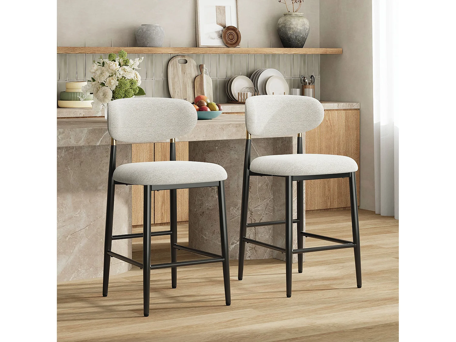 Set van 2 stoffen barkrukken - Kleur: beige – Afgeronde rugleuning – Zwarte metalen poten