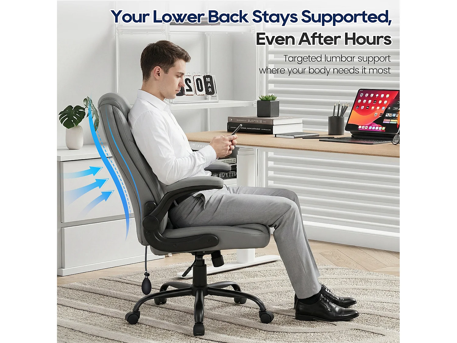 Fauteuil de bureau en similicuir marron avec soutien lombaire réglable, rembourrage épais, accoudoirs rabattables et dossier ergonomique