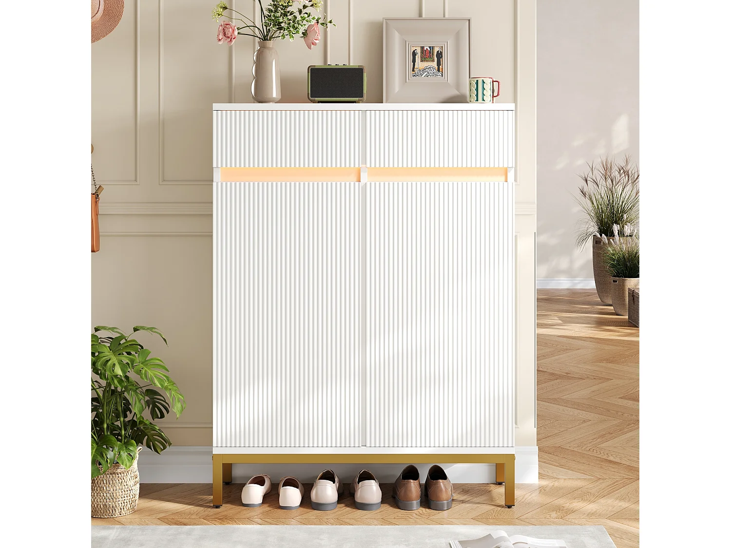 Moderner Schuhschrank 80x35x103 cm - 2 Schubladen und 2 Türen - Integrierte LED-Beleuchtung - Füße aus goldfarbenem Eisen - Weiß