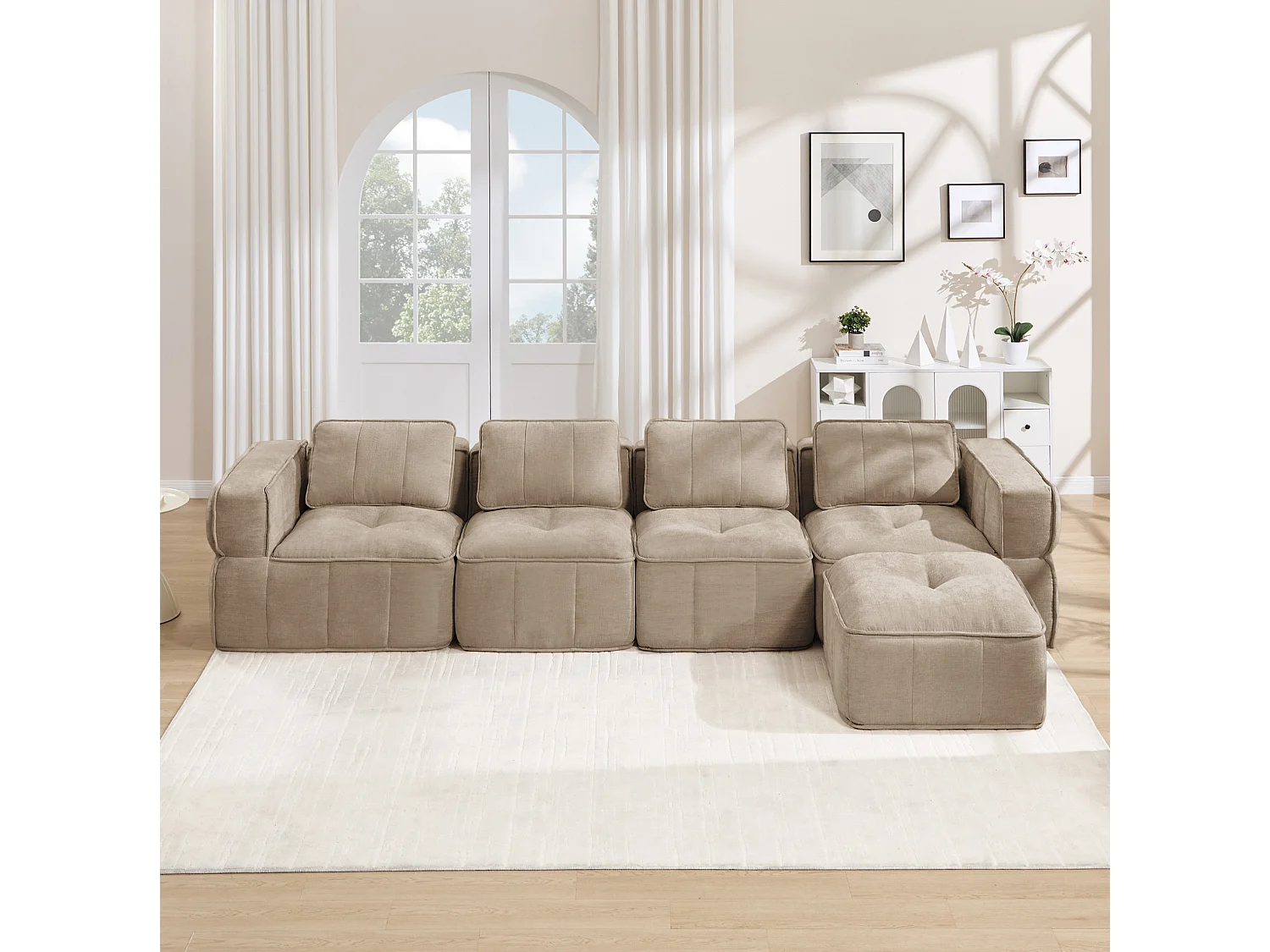 Canapé d'angle modulaire 4 places en polyester taupe avec repose‑pieds, assise profonde