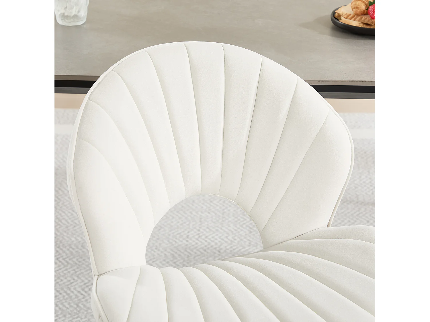 Lot de 2 chaises de salle à manger en velours ivoire, pieds métalliques argentés