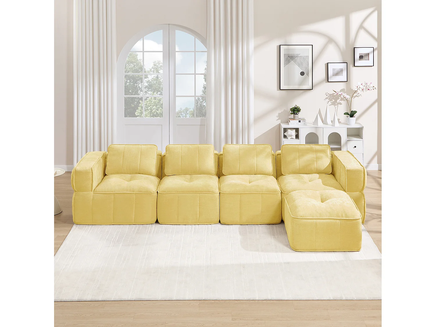 Canapé d'angle modulaire 4 places en polyester jaune avec repose‑pieds, assise profonde