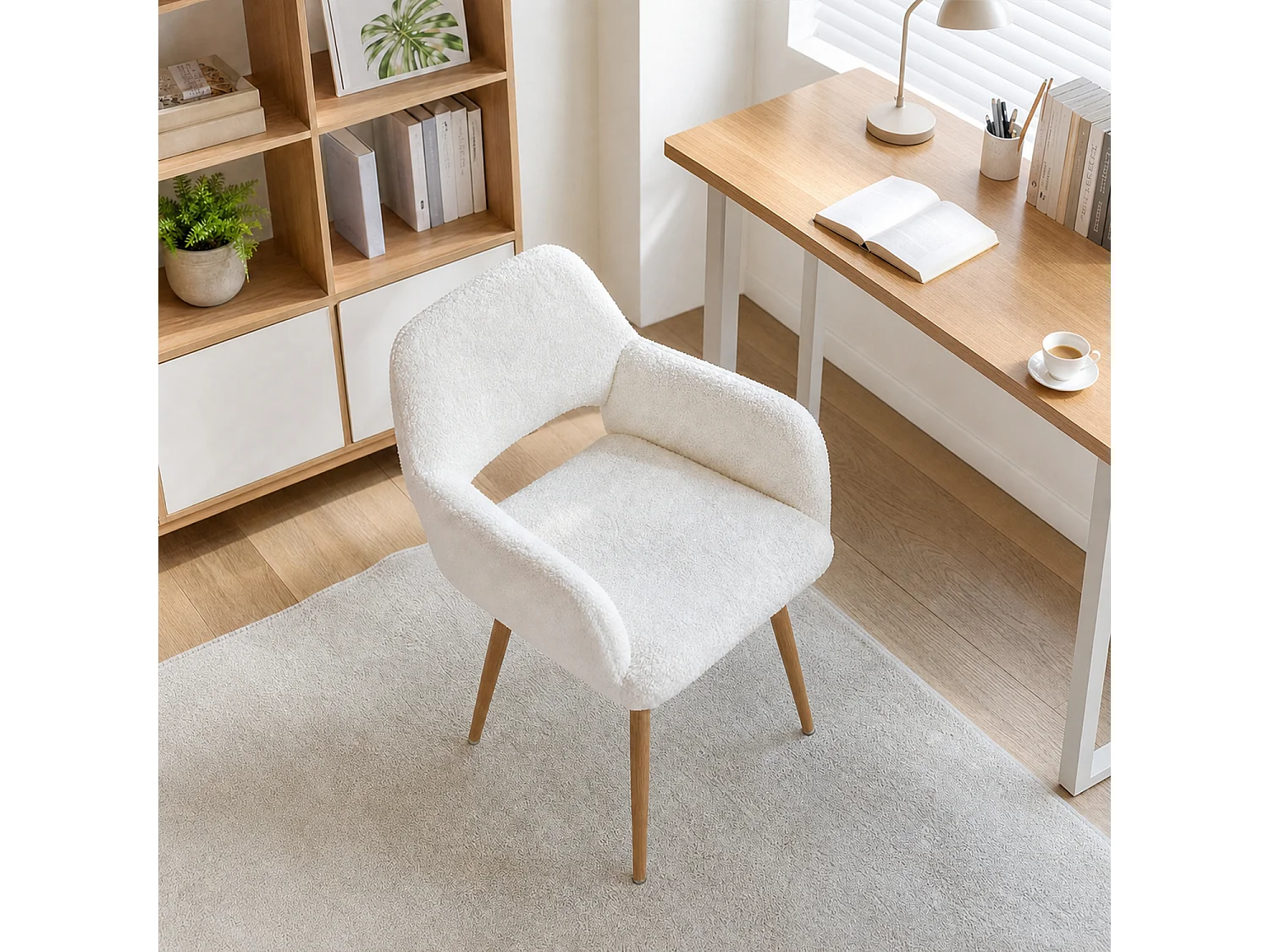 MEUBLES COSY CROMWELL PELUCHEO Fauteuil en tissu blanc effet poil de lapin avec pieds en métal